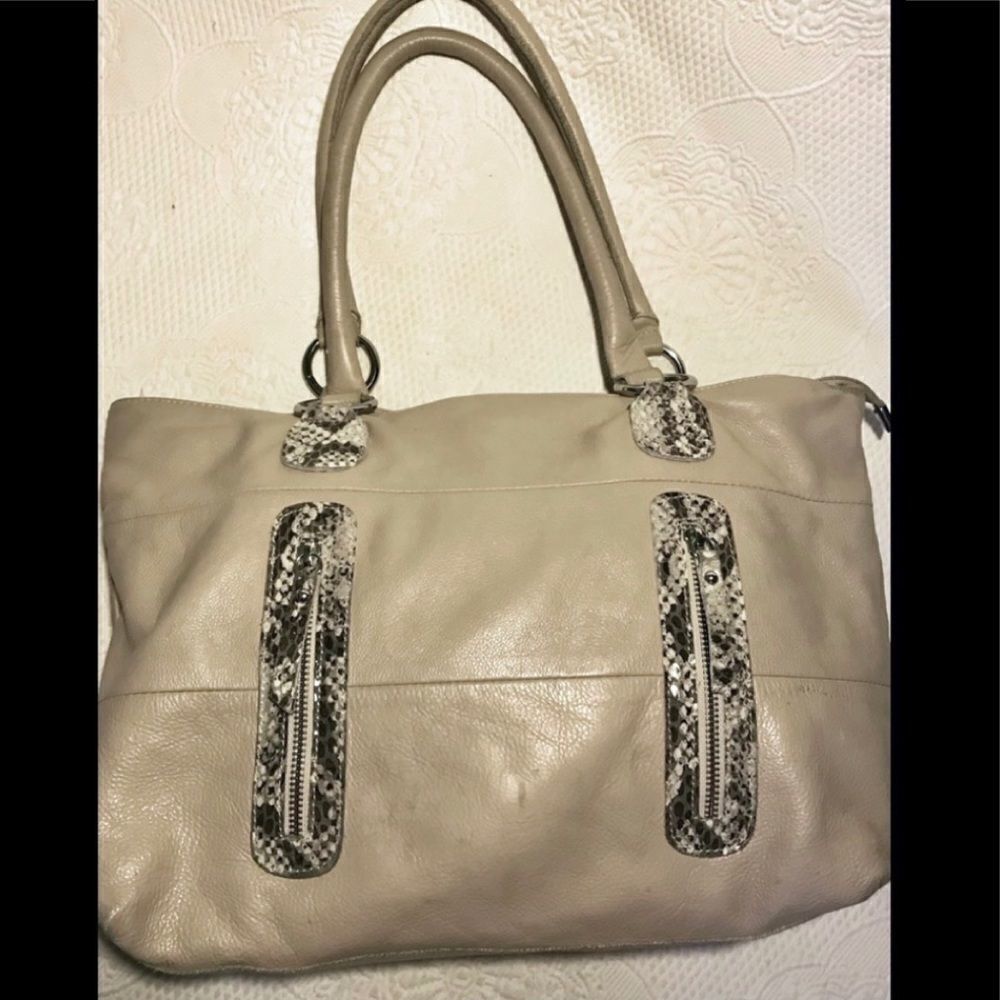 INNUE Tan Leather Italian Handbag